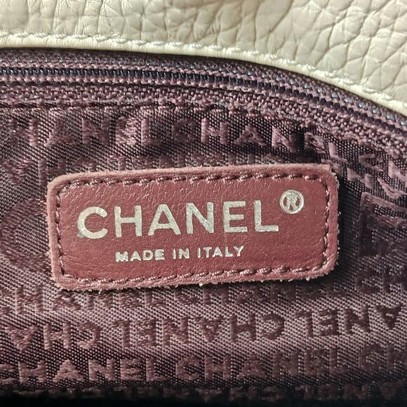 Authentic Chanel Logo Fringe White Caviar Leather Hobo Shoulder Bag MSRP $8000 - Picture 3 of 16